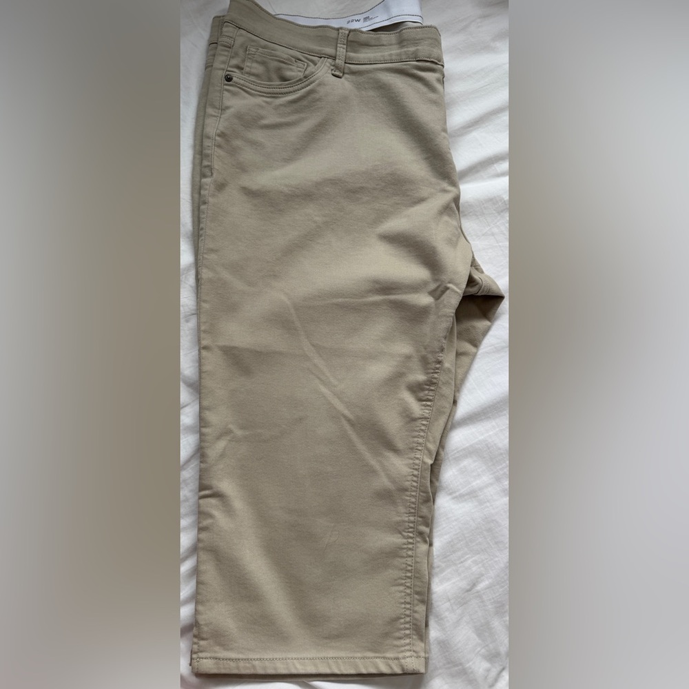 Liz Claiborne Women's Tan Capris